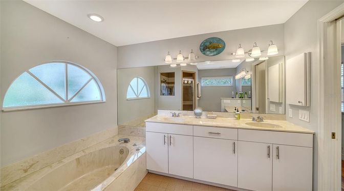 Bathroom, Dual Sink Vanities, Interior, Recessed Lighting