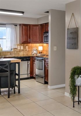 Interior, Kitchen, Stainless Steel Appliances