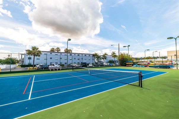 Exterior, Tennis Courts