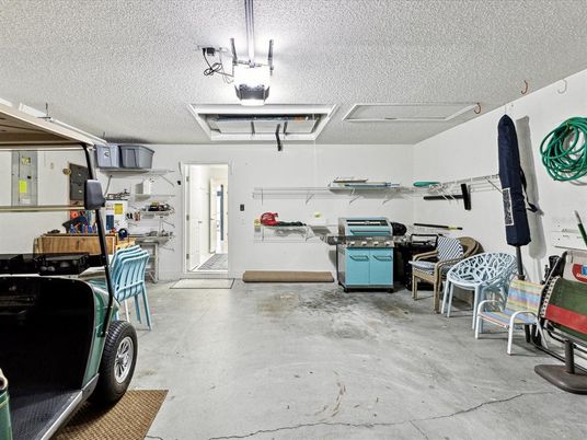 Garage, Interior