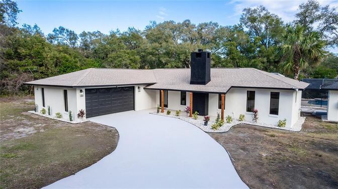 Attached, Exterior, Facade, Ranch