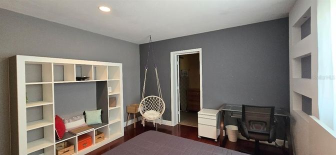 Home Office, Interior, Recessed Lighting, Wood Texture Flooring