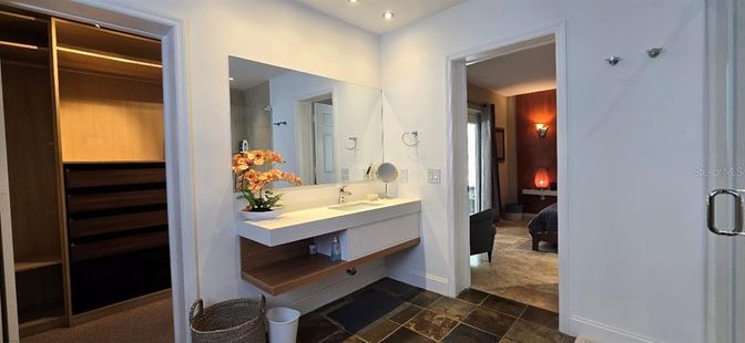 Bathroom, Dual Sink Vanities, Interior, Recessed Lighting