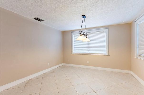 Empty room, Interior, Pendant Lights