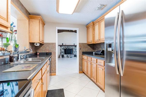 Fireplace, Interior, Kitchen, Stainless Steel Appliances