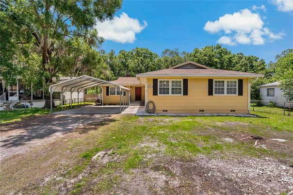 Backyard, Exterior, Facade, Ranch