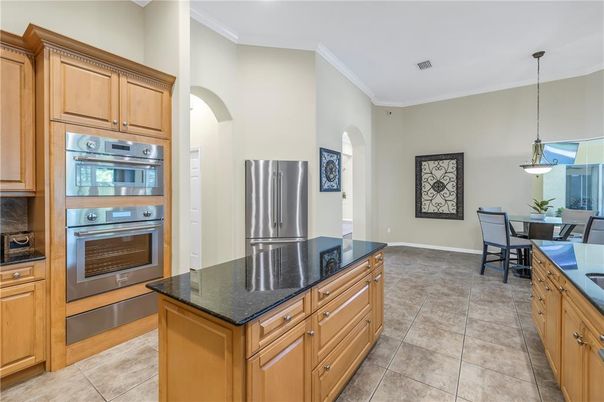 Dining room, Interior, Kitchen, Pendant Lights, Stainless Steel Appliances