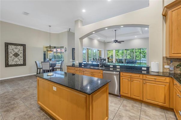 Dining room, Interior, Kitchen, Pendant Lights, Recessed Lighting, Stainless Steel Appliances