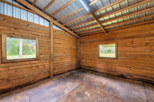 Empty room, Interior, Wooden Beams, Wooden Walls