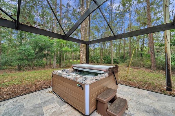 Exterior, Hot Tub