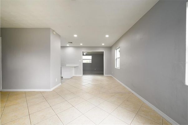 Empty room, Interior, Recessed Lighting