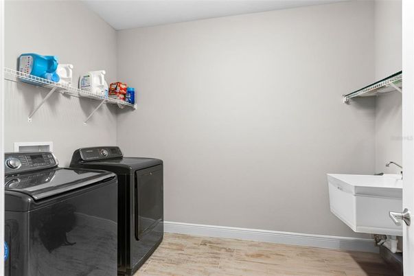 Interior, Washer, Wood Texture Flooring