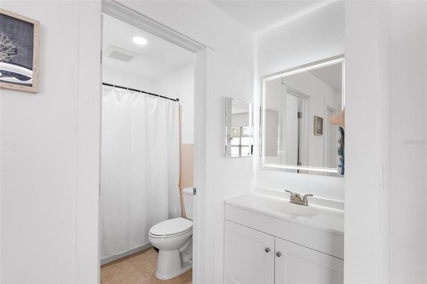 Bathroom, Interior, Recessed Lighting