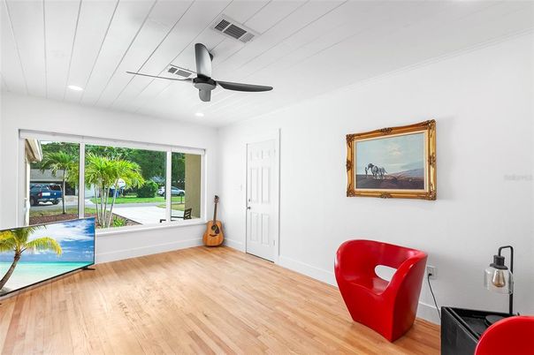 Interior, Recessed Lighting, Wood Texture Flooring