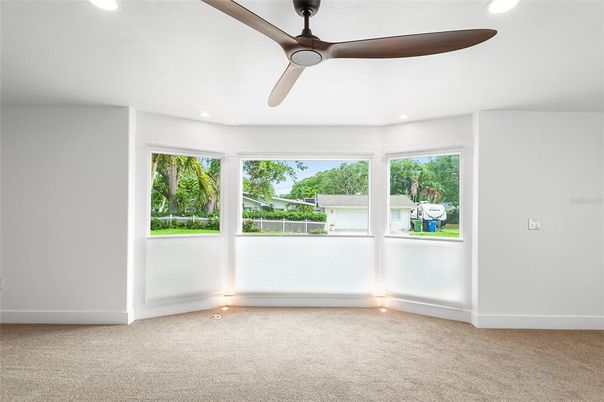 Empty room, Interior, Recessed Lighting