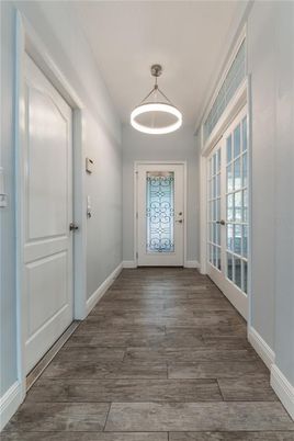 Interior, Pendant Lights, Wood Texture Flooring