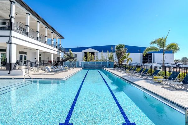 Exterior, Pool