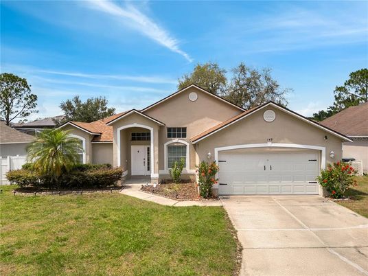 Attached, Exterior, Facade, Ranch