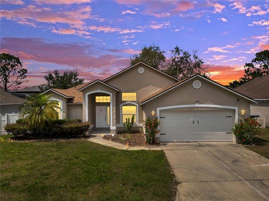 Attached, Exterior, Facade, Ranch