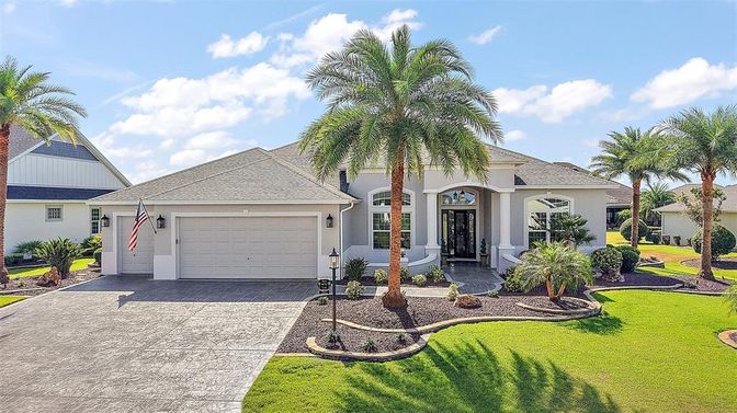 Attached, Exterior, Facade, Ranch