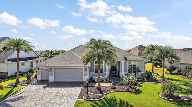 Attached, Exterior, Facade, Ranch