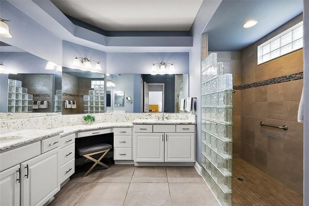 Bathroom, Dual Sink Vanities, Interior, Recessed Lighting