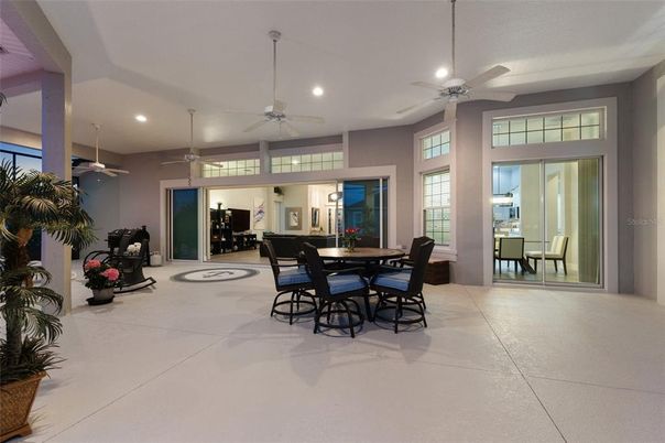 Dining room, Interior, Recessed Lighting