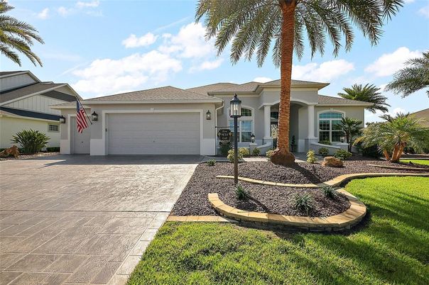 Attached, Exterior, Facade, Ranch