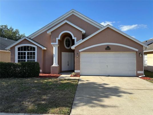 Attached, Exterior, Facade, American Craftsman