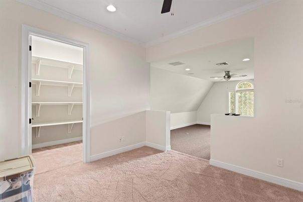 Empty room, Interior, Recessed Lighting