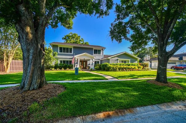 Backyard, Exterior, Facade, Split Level