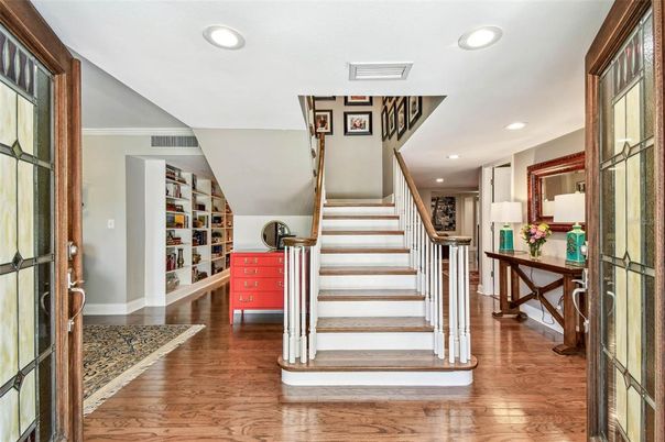 Interior, Recessed Lighting, Wood Texture Flooring