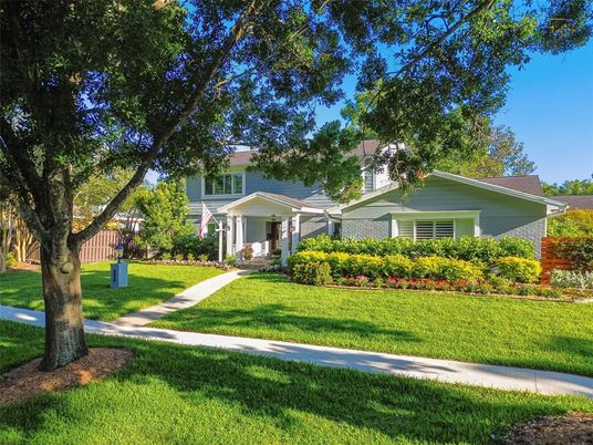 Backyard, Exterior, Facade, Ranch