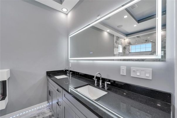 Bathroom, Dual Sink Vanities, Interior, Recessed Lighting