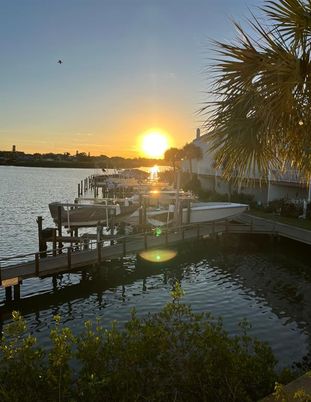Exterior, Lake