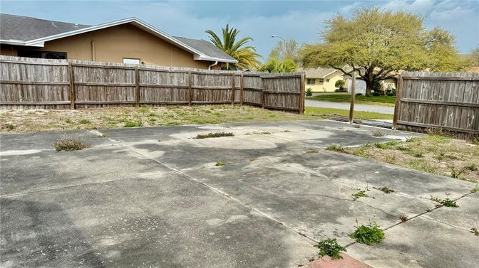 Backyard, Exterior