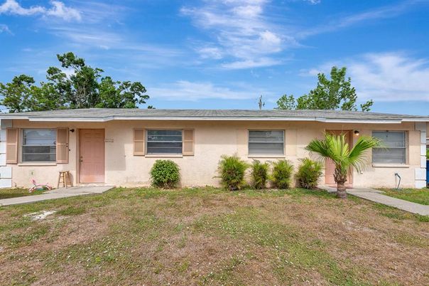 Backyard, Exterior, Facade, Ranch