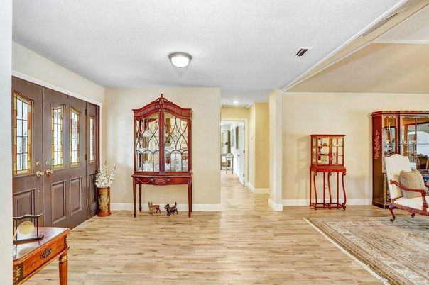 Interior, Recessed Lighting, Wood Texture Flooring