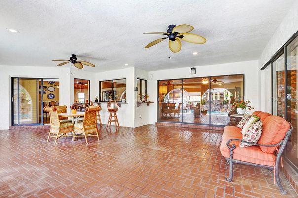 Dining room, Interior, Recessed Lighting