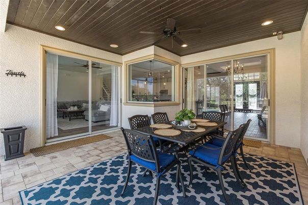 Dining room, Interior, Recessed Lighting