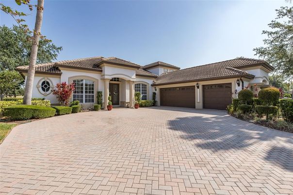 Attached, Exterior, Facade, Mediterranean