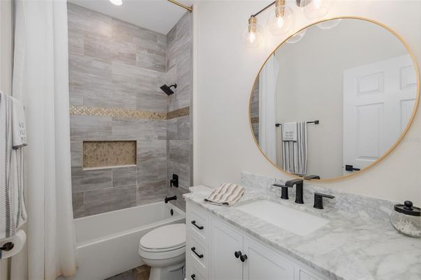 Bathroom, Interior, Recessed Lighting