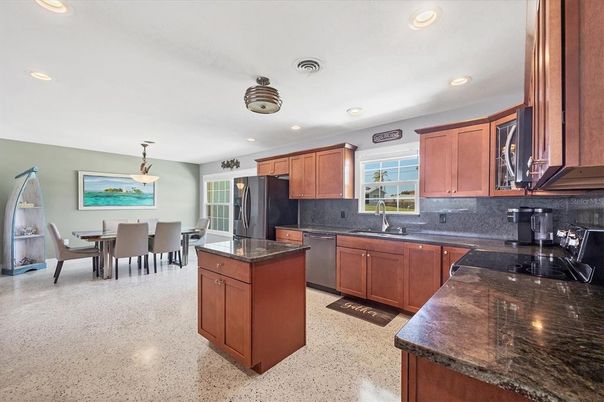 Dining room, Interior, Kitchen, Pendant Lights, Recessed Lighting, Stainless Steel Appliances