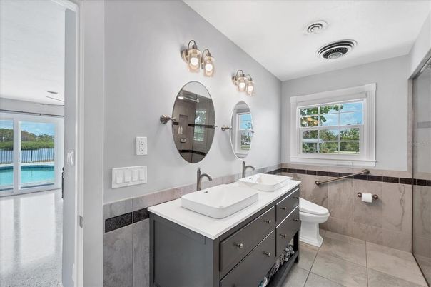 Bathroom, Dual Sink Vanities, Interior