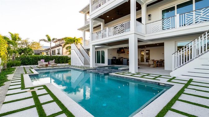 Exterior, Pool