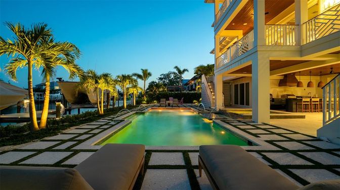 Exterior, Pool