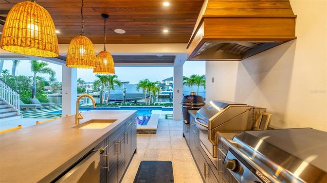 Exterior, Pendant Lights, Pool