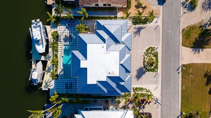 Exterior, Drone
