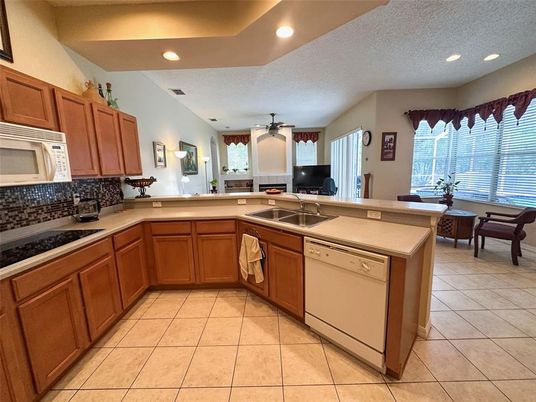 Dining room, Interior, Kitchen, Recessed Lighting