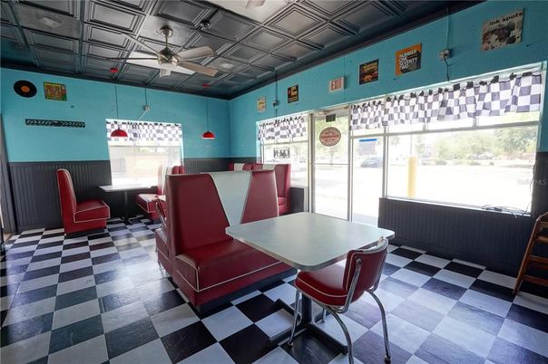 Dining room, Interior